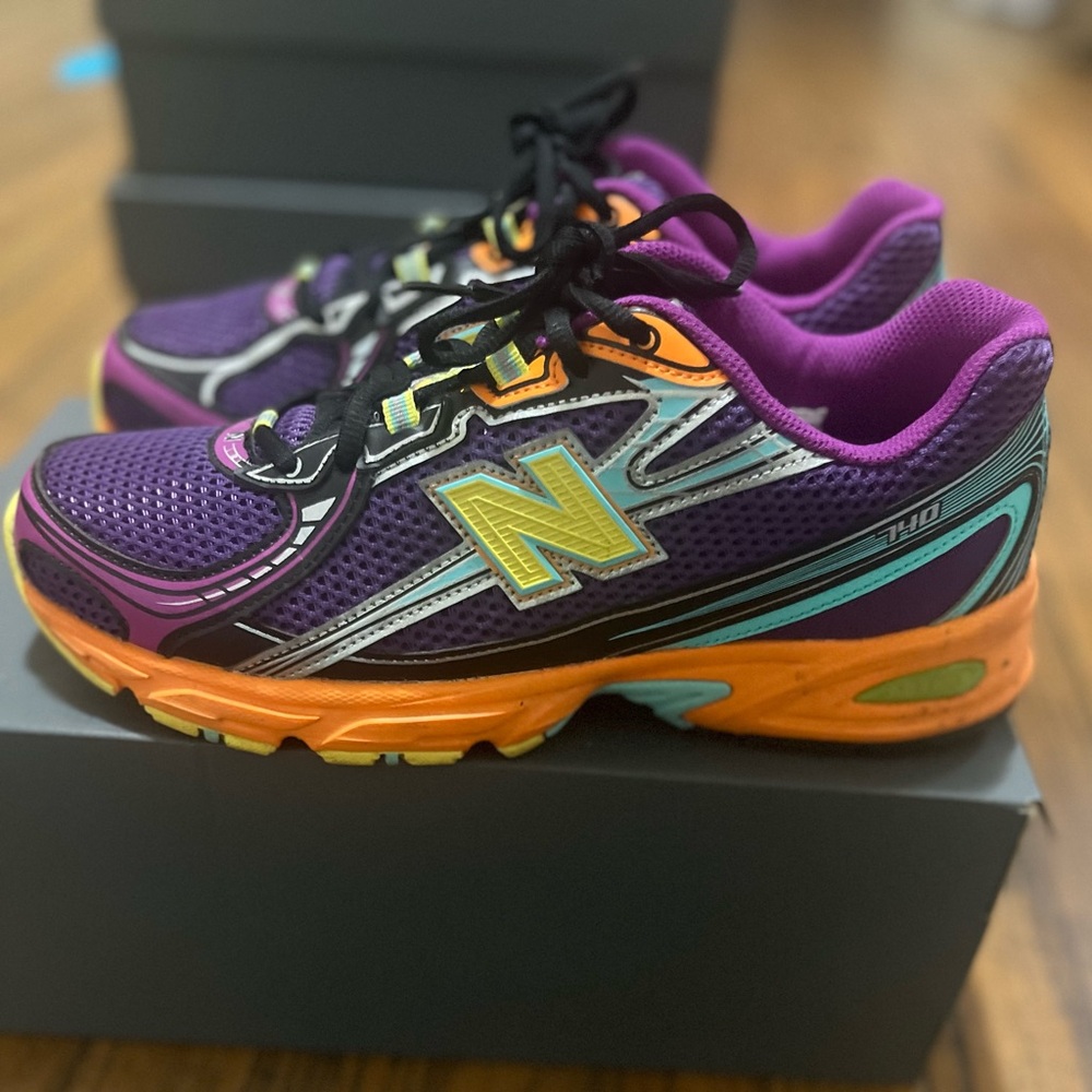 New Balance Unisex Purple and Orange Sneakers